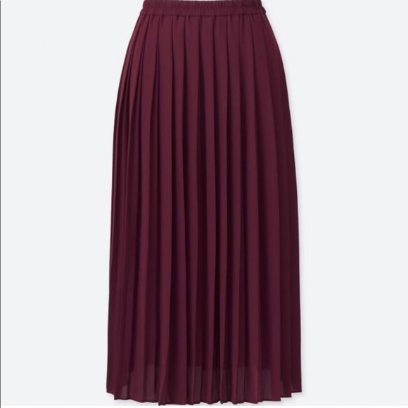 Uniqlo Dresses & Skirts - UNIQLO High Waist Pleated Burgundy Midi Skirt